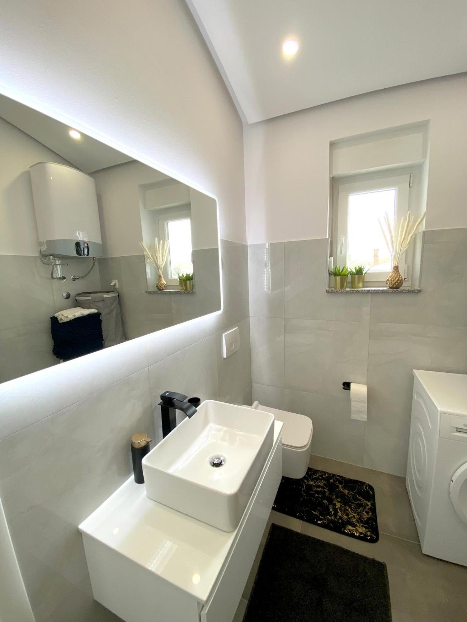 Apartments Bora Ližnjan Eksteriør bilde